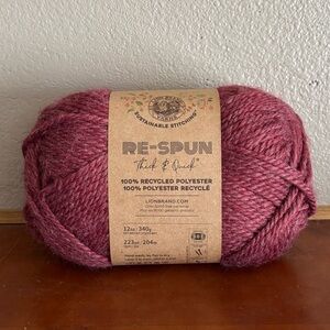 1 NEW Skein of Lion Brand Re-Spun Thick & Quick Yarn
